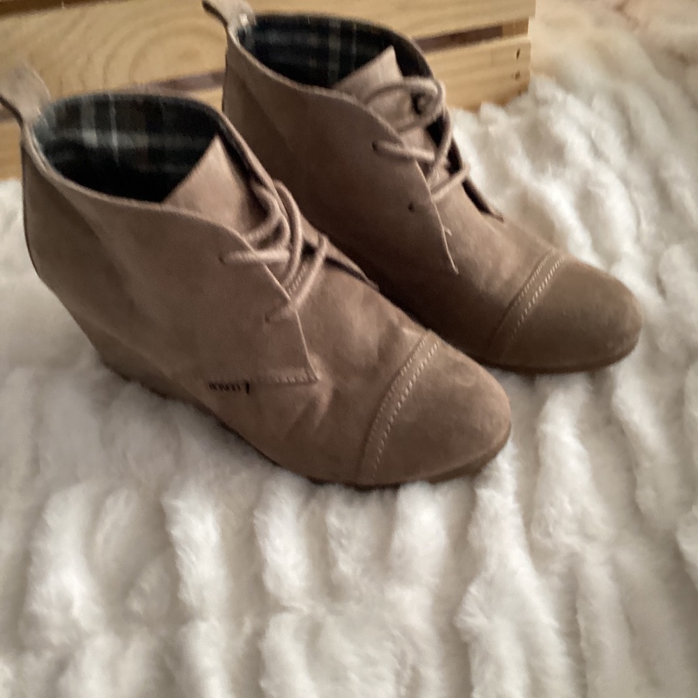 Winter wedges